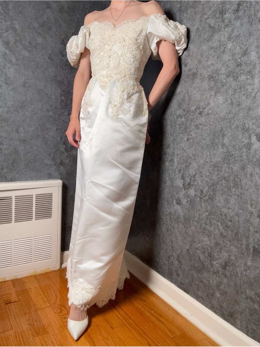 ✨ Vintage early 1990s Off-Shoulder Wedding Gown — Beaded Lace & Satin ✨